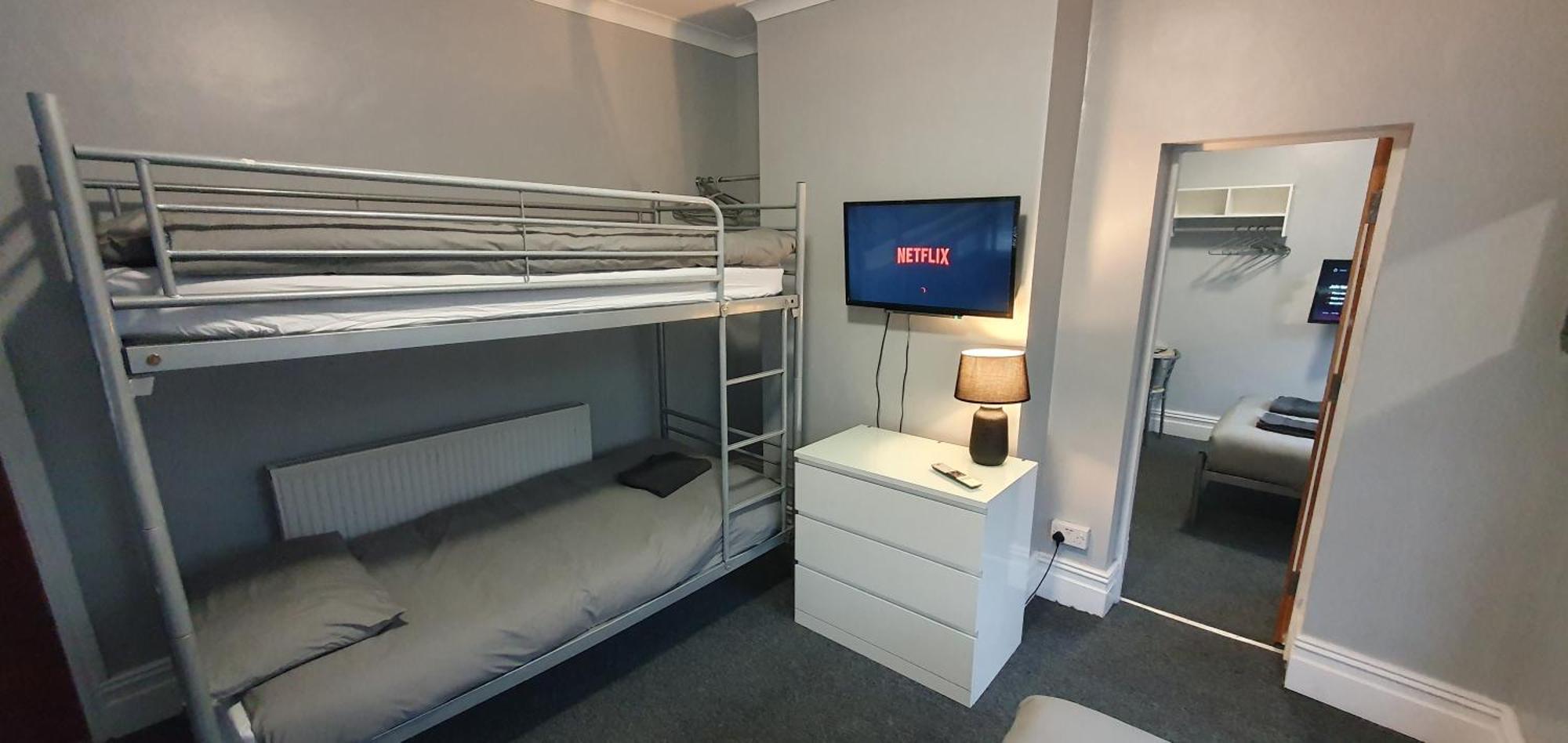 Blackpool North Close To Station With Free Parking Exterior photo